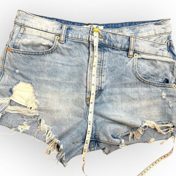 We the Free People Criss Cross Fray Denim Button Fly Cut Off Jean Shorts - Picture 8 of 9